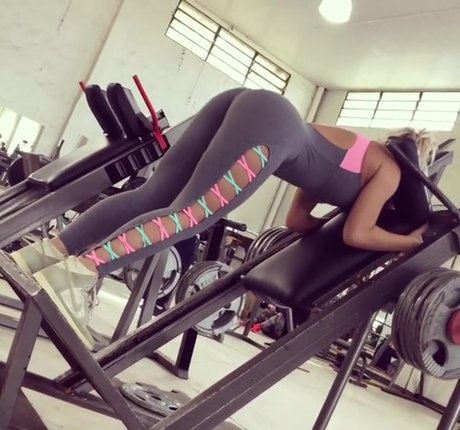 small onlyfans sexy nude image