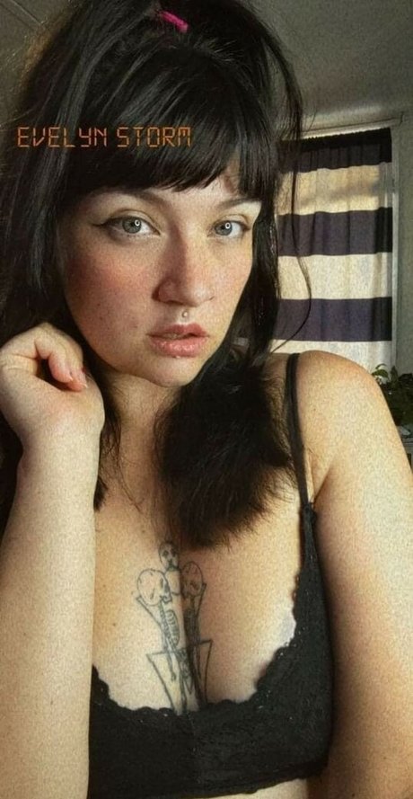 EvelynStorm sexy star img
