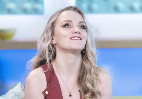 Evanna Lynch pornstar free pictures