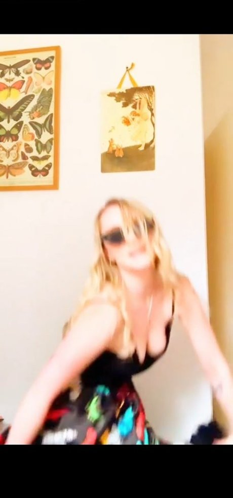 Evanna Lynch model high quality photo