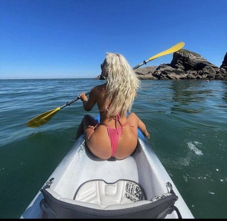 Chloe Goodwin hot star gallery