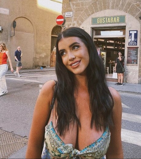 Darcybuchan model art galleries