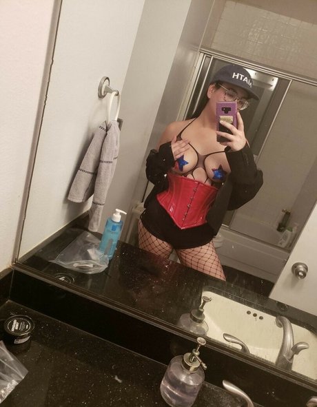 AnriAeterna hot actress img