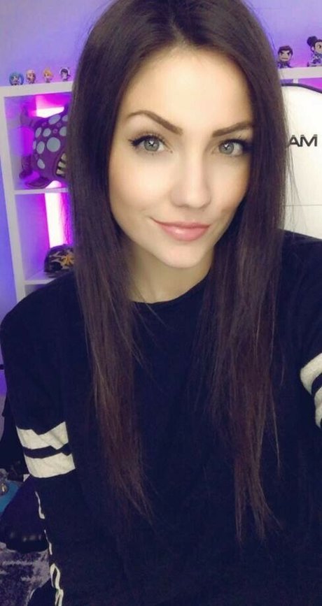 KayPea model sex images