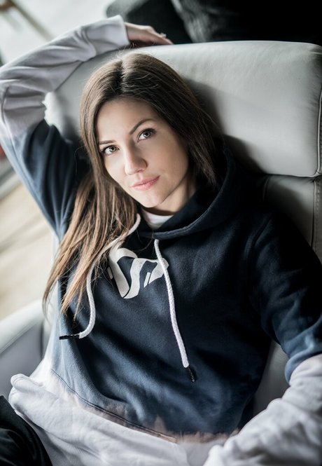 KayPea xxx model pictures