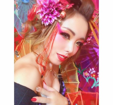 MakiRon nude pornstar pictures