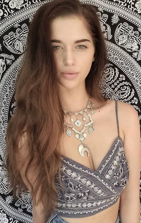 Ella Kat star exclusive pics