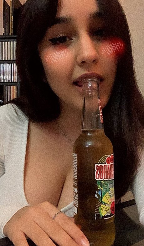 Lazypopa model naked pic