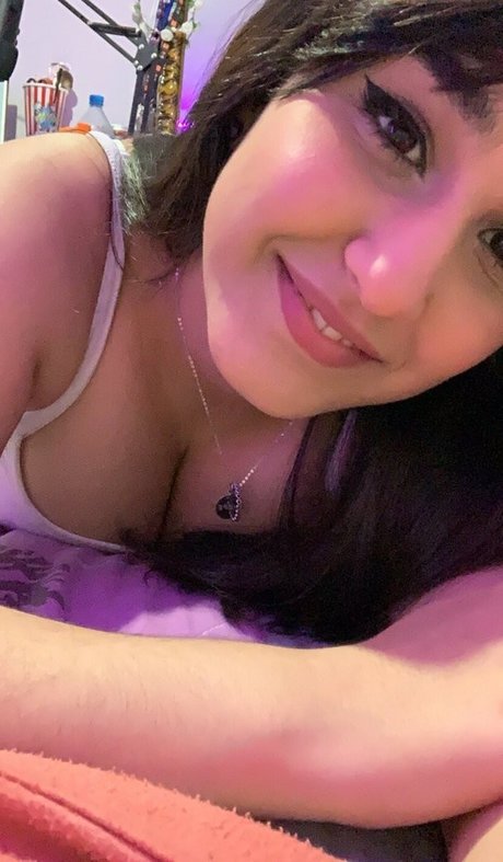 Lazypopa erotic model image