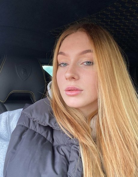 DanyaDaddy naked model picture