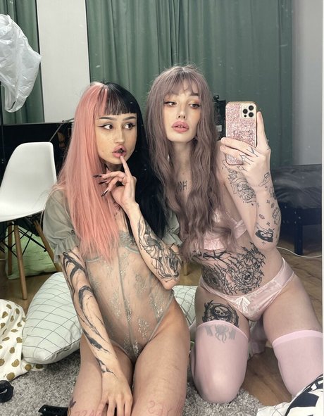 Amy Split top star picture