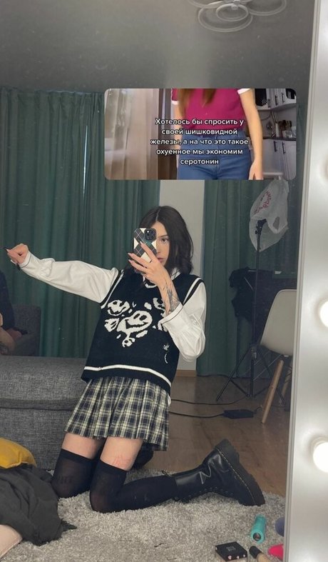 Amy Split star beautiful photos