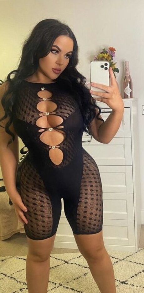 Laratheloser On Insta exclusive actress photos