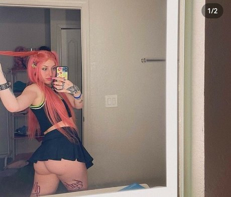 Jenny Temple porn model image