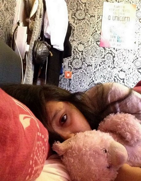 Sumi Gosh model high quality picture