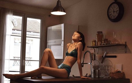 Naomi Chau star art pics