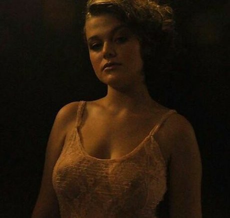 Giulia Gemelli hot actress pic