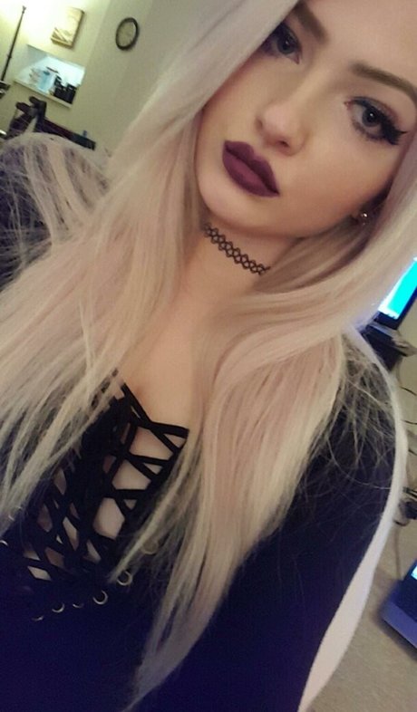 RoslynTaber naked actress images