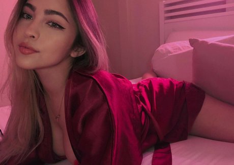 Ana Hilenna nudes model photo