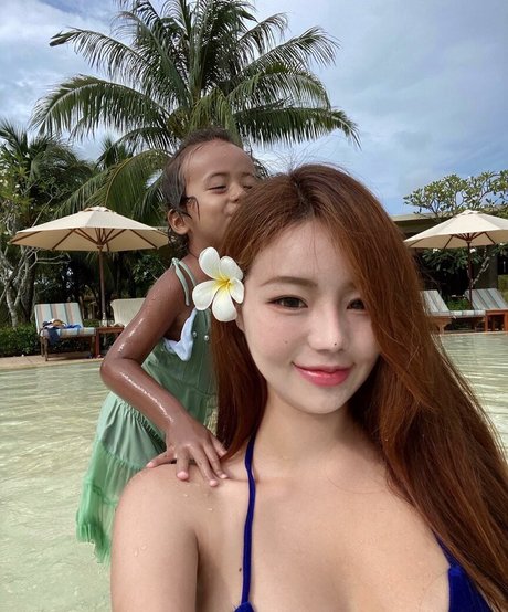 moon fit_ hot model pictures