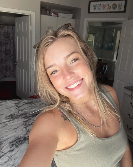 it s the taylor sexy pornstar img