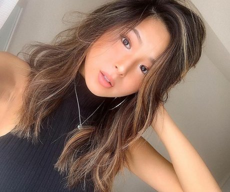 Mimi Furu top model pictures