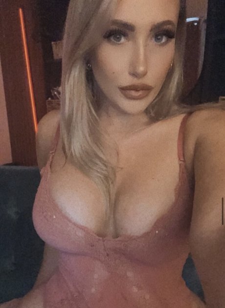 Melissa Taylor star exclusive pic