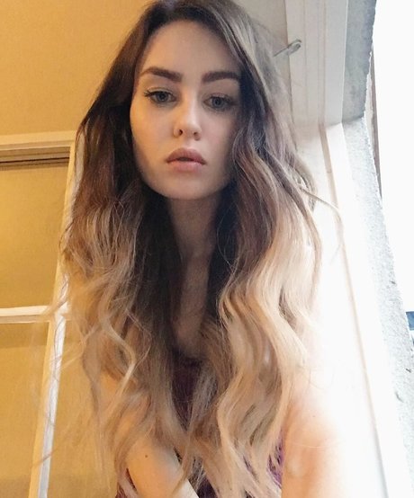 Naniheichou model porn galleries