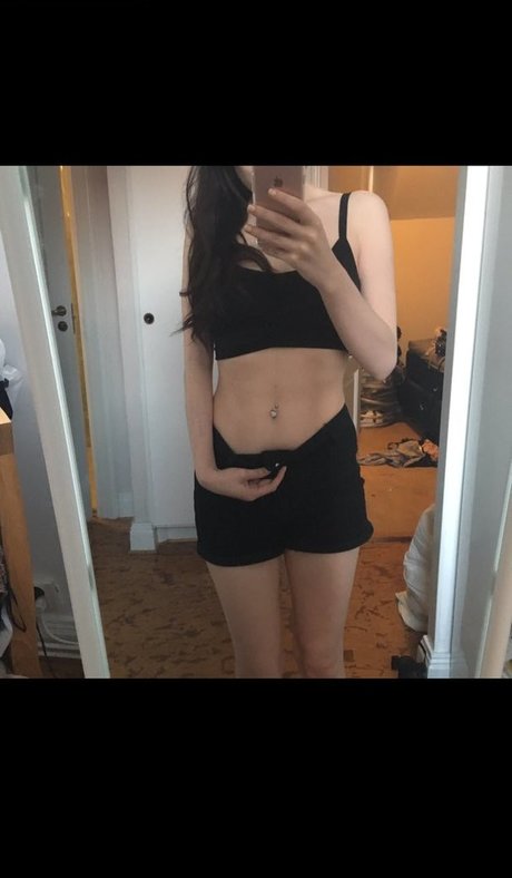 Naniheichou beautiful model pics