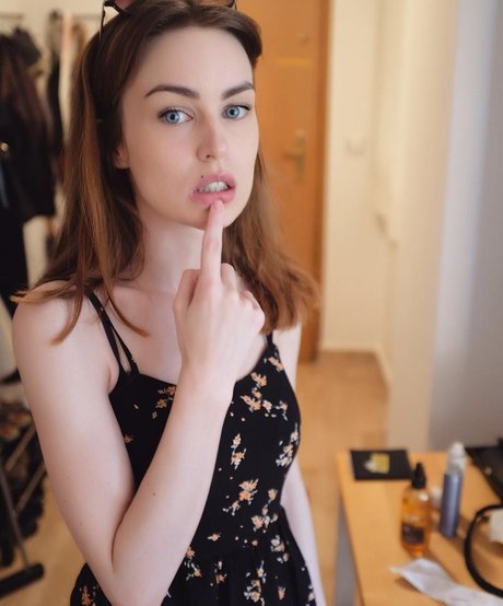 Naniheichou porn model pic