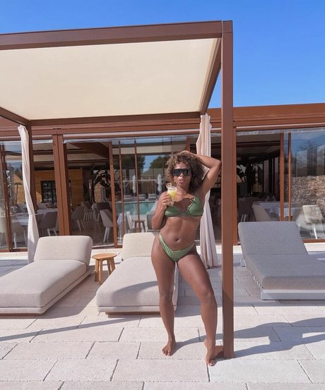 Fleur East model adult img