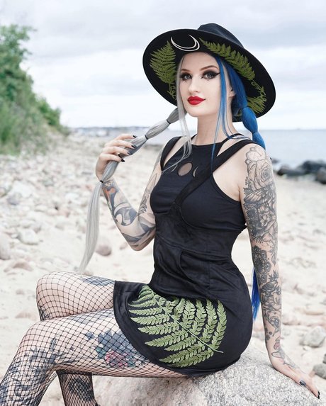 BlueAstrid model free pictures