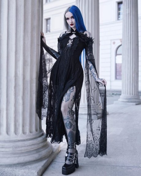 BlueAstrid model hd pic