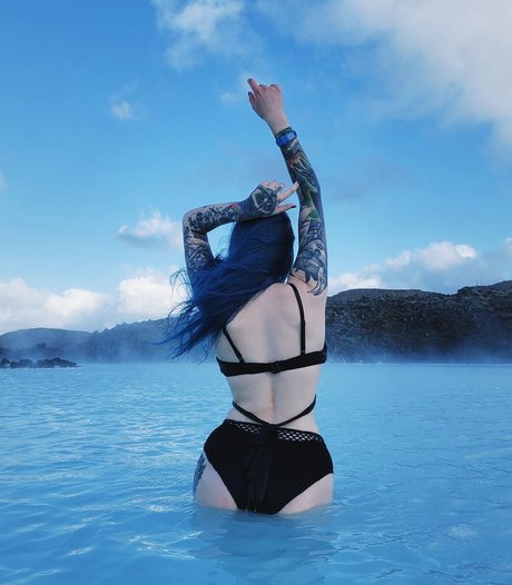 BlueAstrid sex model pictures