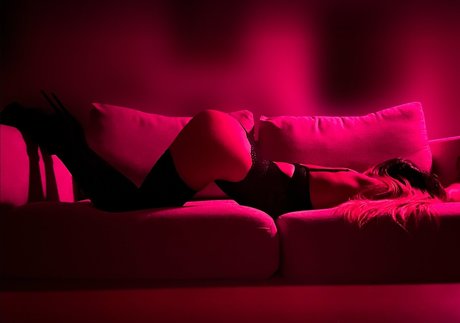 Carla June model art photo