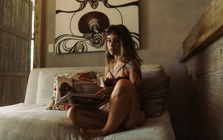 Rapha top model image