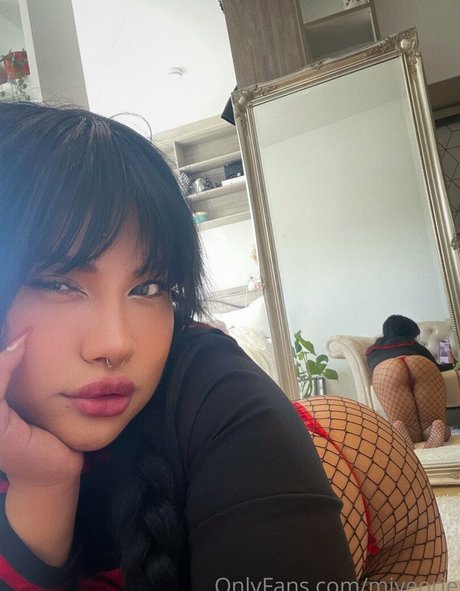 Miyeorie model exclusive pics