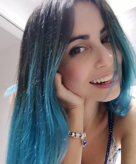 Kurolily model nudes picture