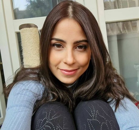 Kurolily sexy model pictures