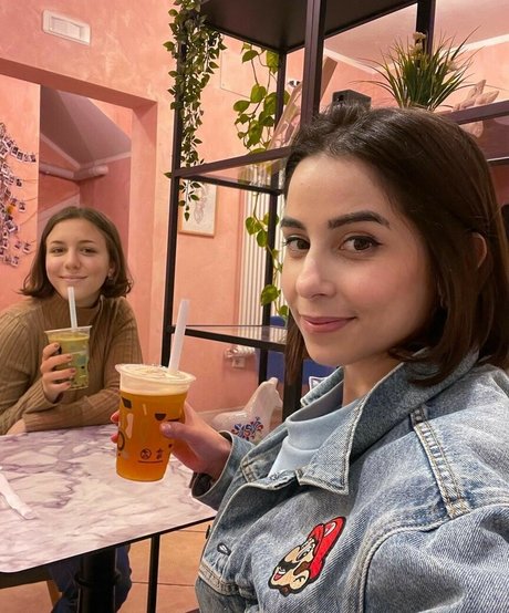 Kurolily hot actress pictures