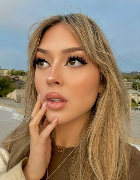 Hanhuts nudes star pictures