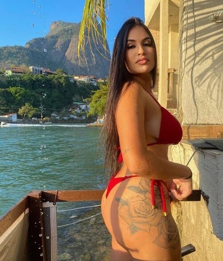 Isabelle Costa perfect model pic