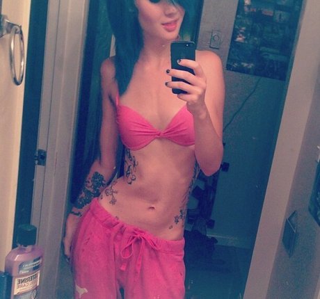 Sasha Pain exclusive pornstar img