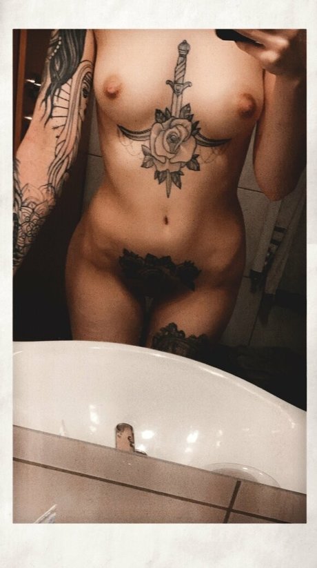 Maskentraegerin star pornographic picture