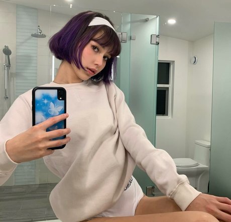 ebony smoking onlyfans hot xxx picture