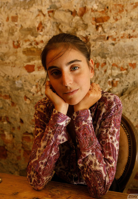 Auromineo high quality actress img