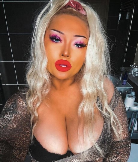 cherryb0mbxo pretty pornstar picture