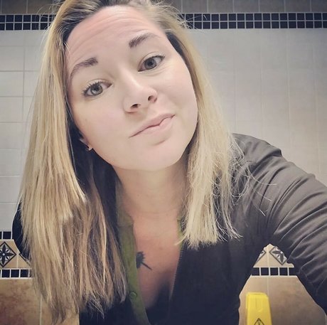 Kryptic Kannoli art model pic