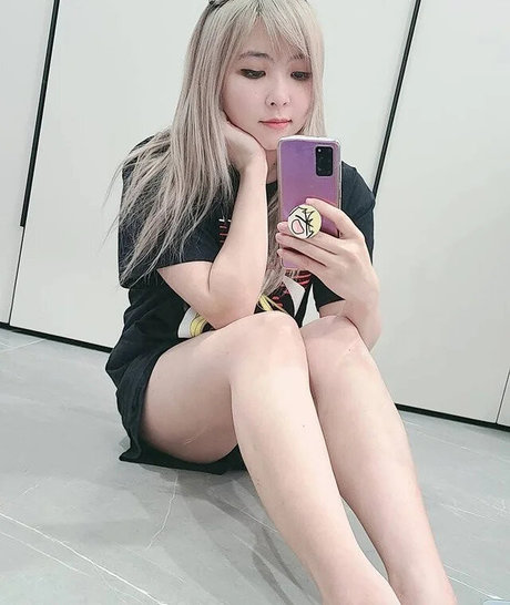 Yvonneflinetv best model pics