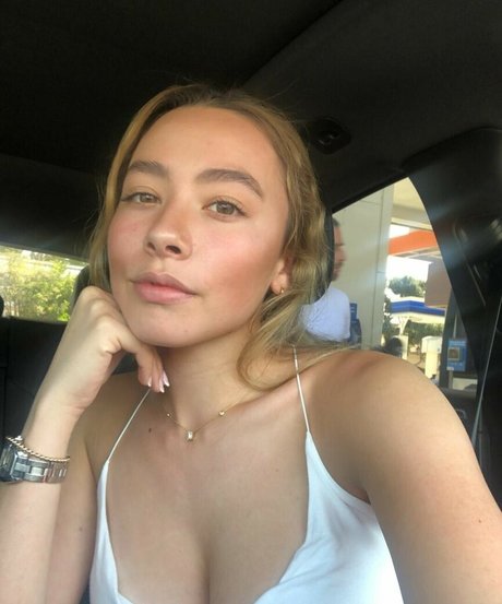 Jessica De La Cruz naked model galleries